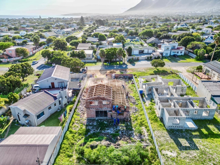 3 Bedroom Property for Sale in Sandbaai Western Cape